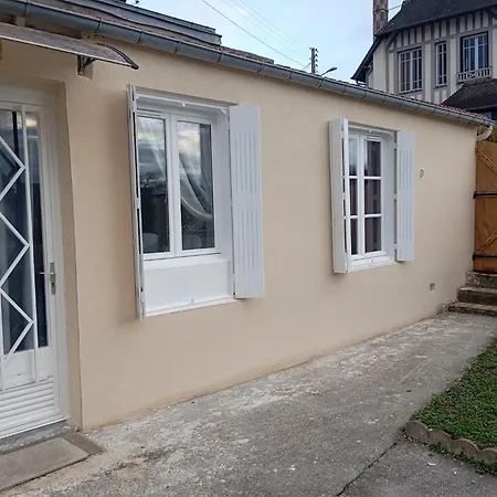 Prázdninový dům Maison De Villegiature A Sur *