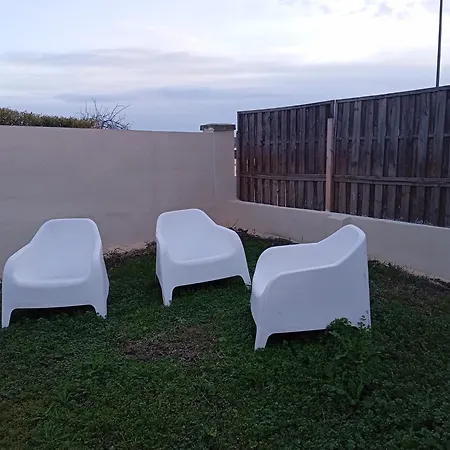 Maison De Villegiature A Sur بيت للعطل تروفيي سور مير